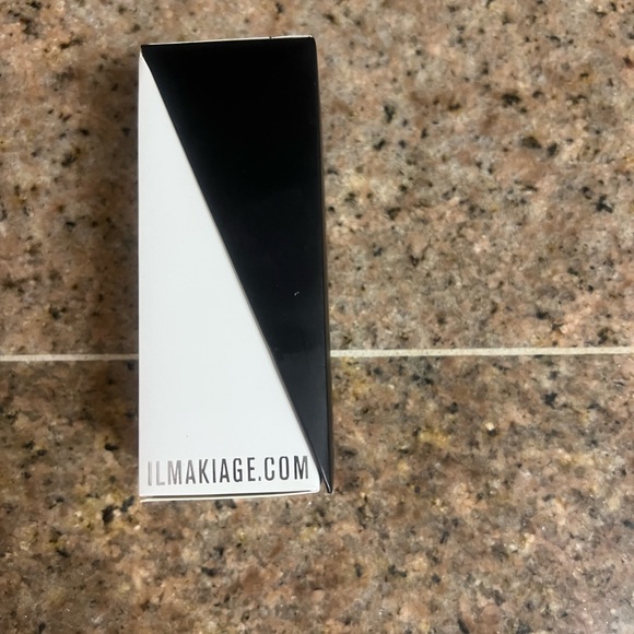 IL MAKIAGE Woke Up Like This Foundation - Cream - Picture 10 of 10